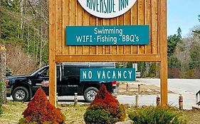 Dwight Riverside Inn